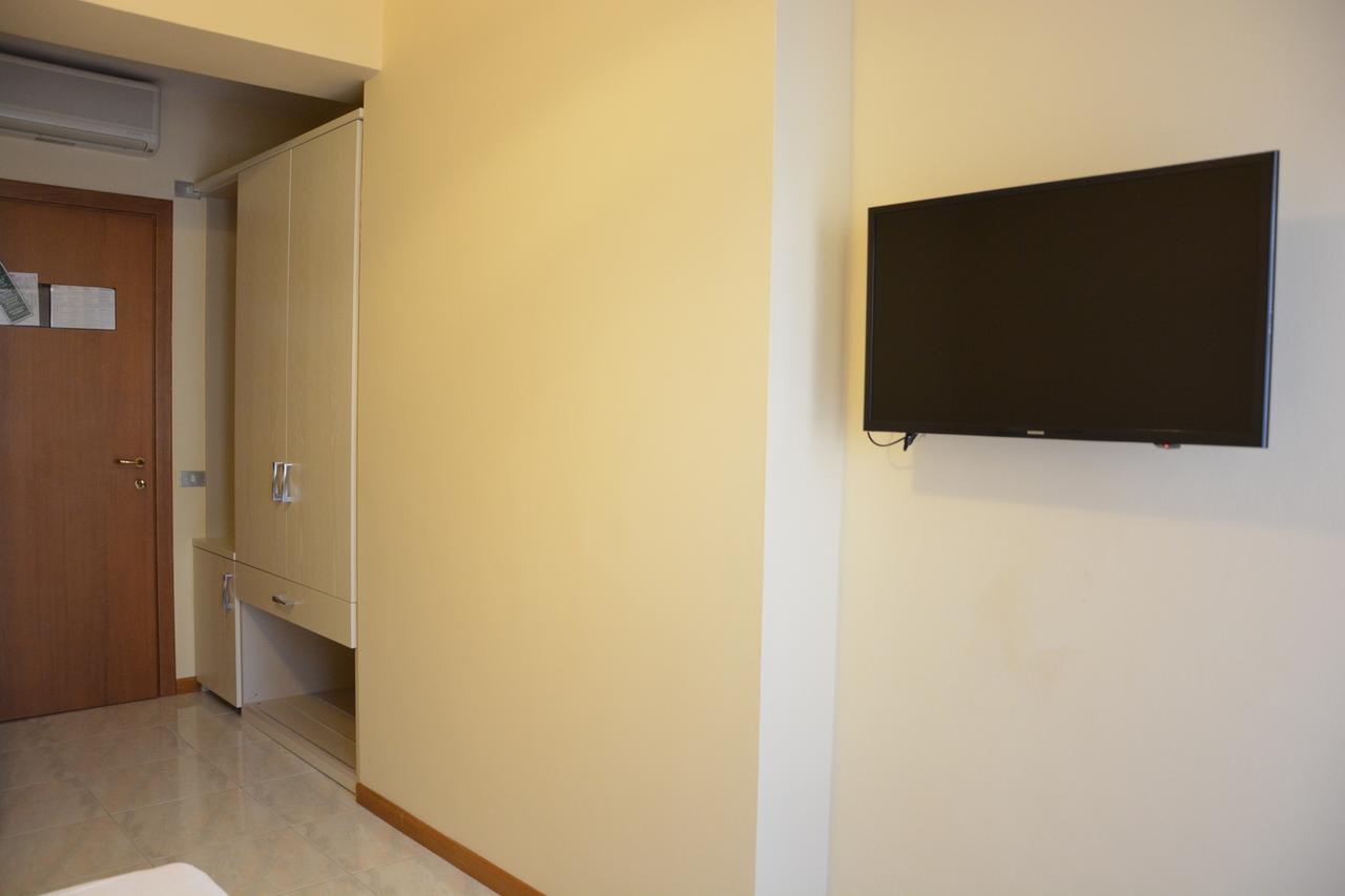 Hotel Giotto Garda  Exterior foto